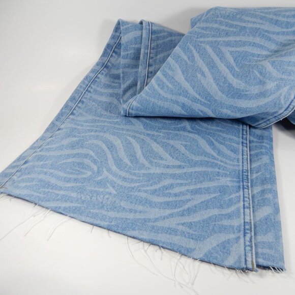 Wrangler Wanderer Flare JEANS Size 26 x 30 Blue Meow Laser Tiger Print NEW - Picture 15 of 16
